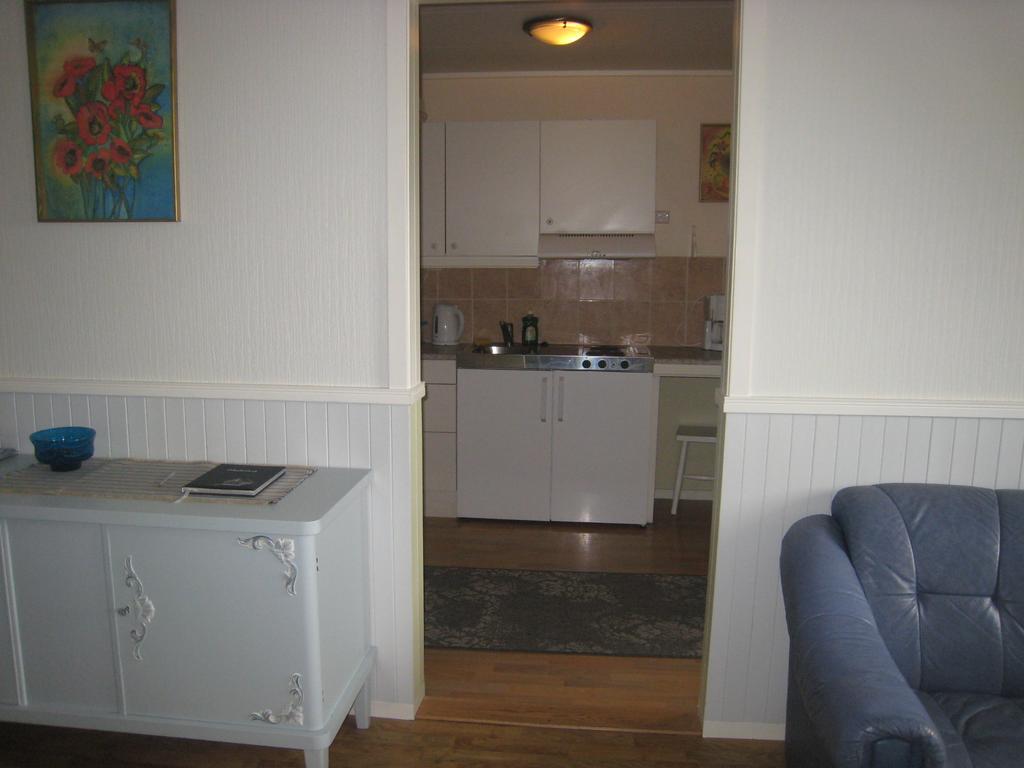 Milas House Two Apartments Fredvang Room photo